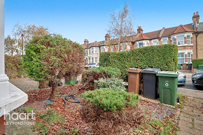 2 Bedroom Flat For Sale In Poppleton Road, Leytonstone, E11