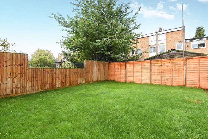 2 Bedroom Flat To Rent In Kendall Crescent, North Oxford, OX2