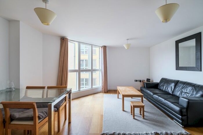 2 Bedroom Flat To Rent In Pavilion House, Canada Water, SE16