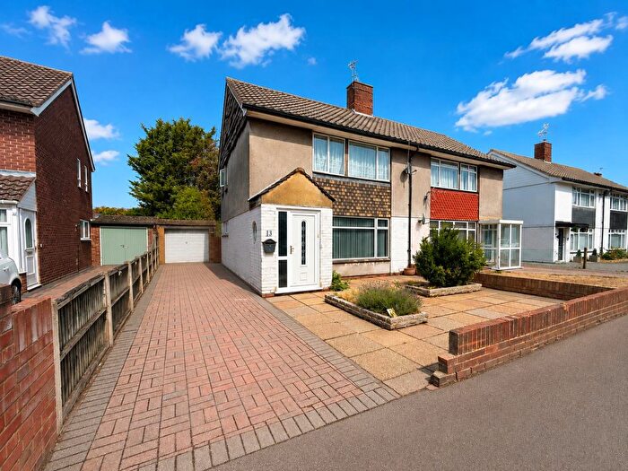 3 Bedroom Semi-Detached House For Sale In Muncaster Road, Ashford, TW15
