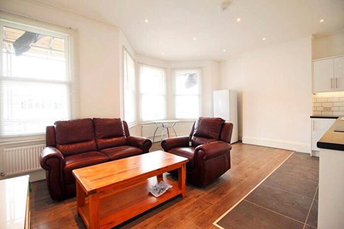 2 Bedroom Apartment To Rent In Elm Grove, Crouch End, London, N8