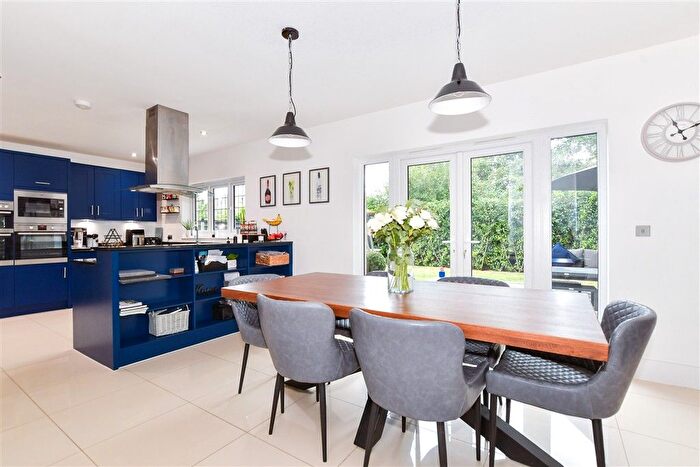 5 Bedroom Detached House For Sale In Milner Road, Aylesford, Kent, ME20