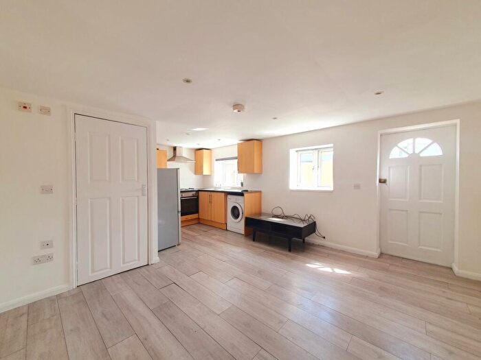 Studio To Rent In Mitchell Road, Palmers Green, N13