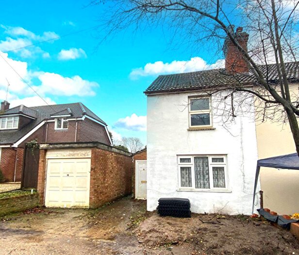 3 Bedroom Semi-Detached House For Sale In New Road, Sandhurst, GU47
