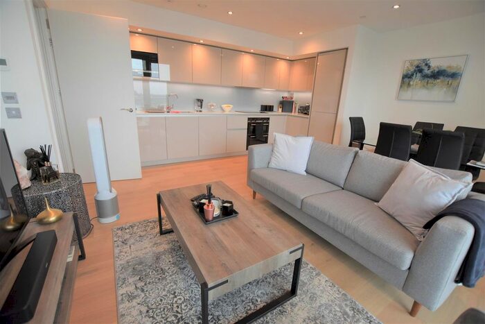 3 Bedroom Flat To Rent In Tweed Court, West Drayton, UB7