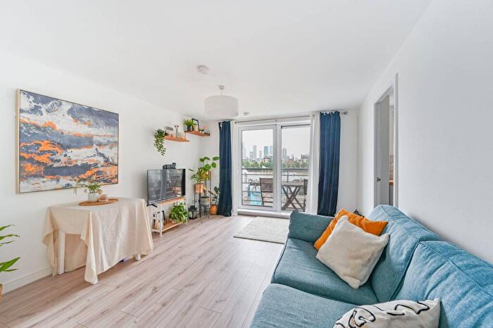 1 Bedroom Flat For Sale In Glaisher Street, Deptford, London, SE8