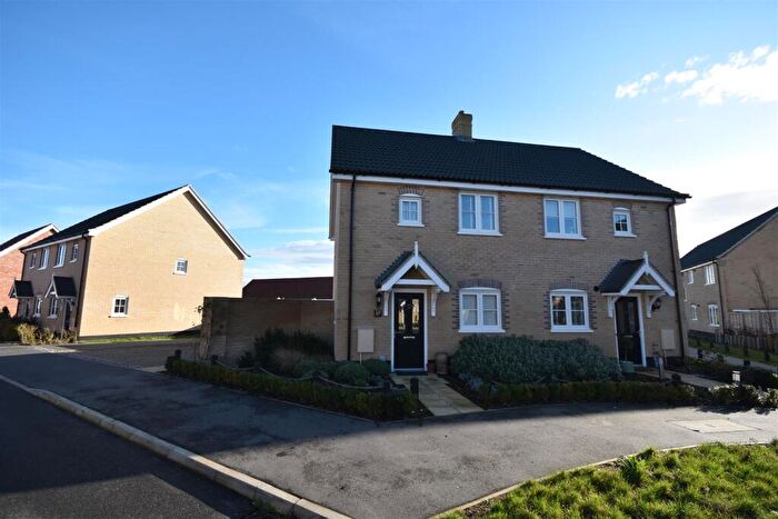 2 Bedroom House To Rent In Jubilee Crescent, Mistley, Manningtree, CO11