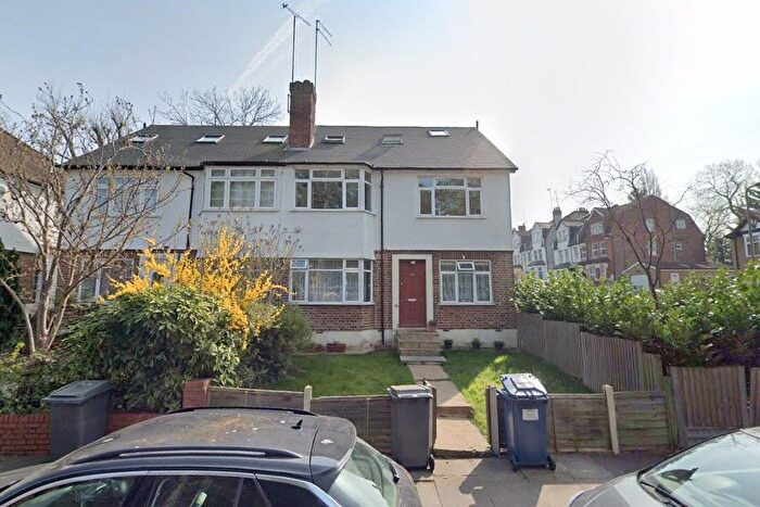 2 Bedroom Property To Rent In Gordon Road, London, N3