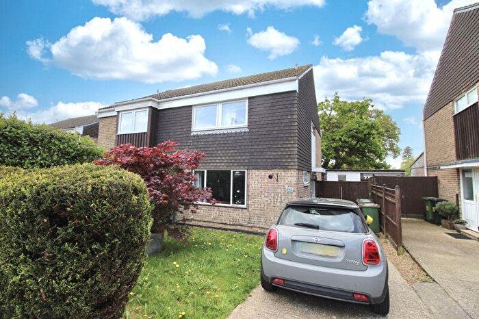3 Bedroom Semi-Detached House For Sale In Downland Close, Botley Village Centre, SO30