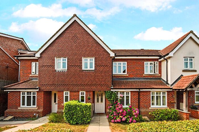 3 Bedroom Terraced House For Sale In Guildford, Surrey, GU3