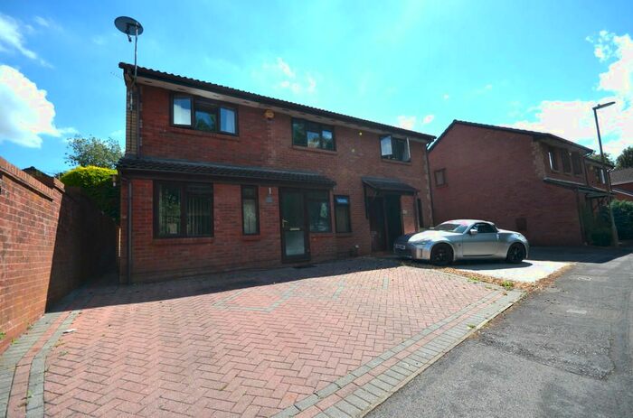 4 Bedroom Semi-Detached House To Rent In Ullswater Avuenue, West End, Southampton, SO18