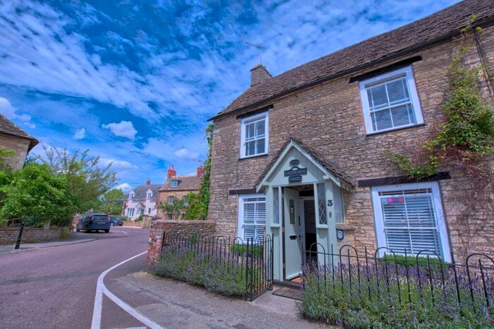 4 Bedroom Semi-Detached House For Sale In High Street, Sherston, SN16