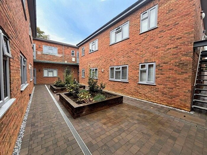 1 Bedroom Flat To Rent In Deepcut, Surrey, GU16