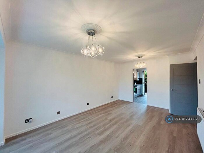 2 Bedroom Maisonette To Rent In Harbinger Road, Birmingham, B38