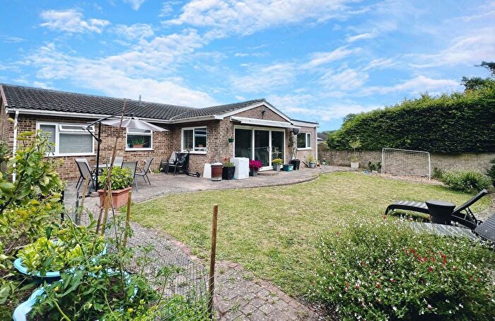 4 Bedroom Bungalow For Sale In Spinney Close, St. Leonards, BH24