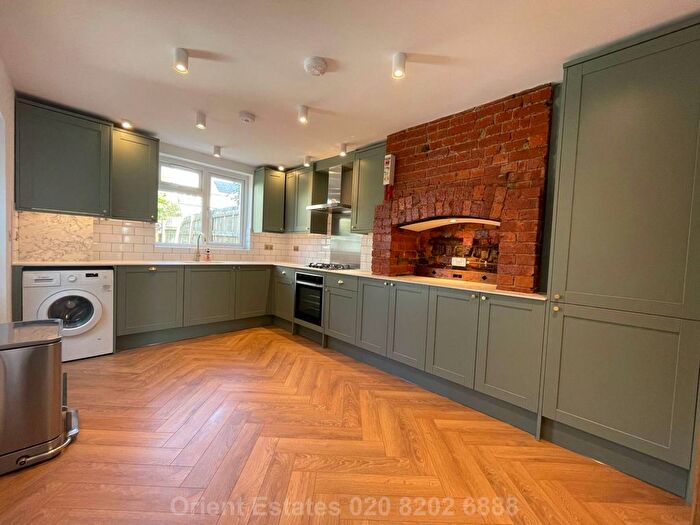 4 Bedroom Terraced House To Rent In West Hendon Broadway, London, NW9