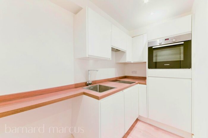 Studio To Rent In High Street, Woking, GU21