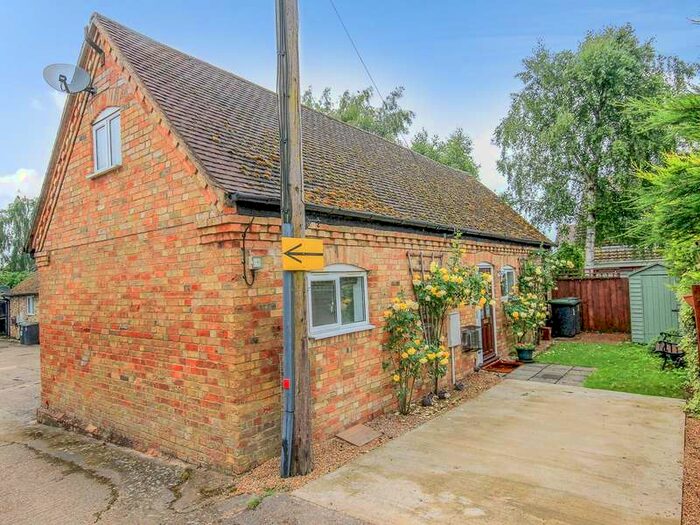 1 Bedroom Barn Character Property To Rent In Park Road, Westoning, MK45