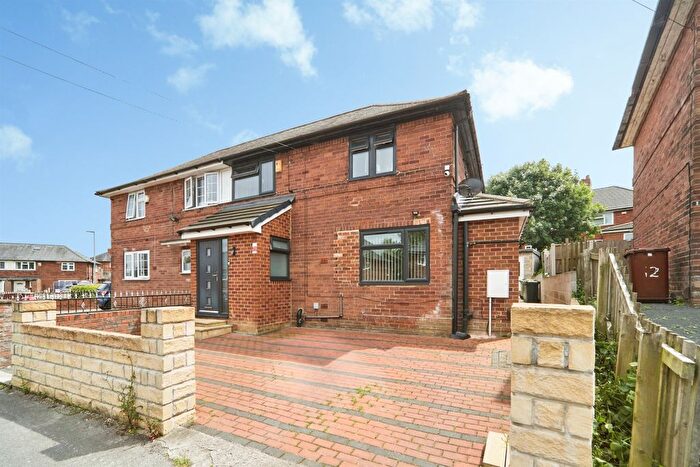 3 Bedroom Semi-Detached House For Sale In St. Wilfrids Avenue, Leeds, LS8
