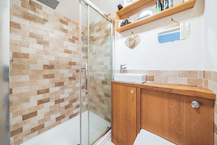 3 Bedroom End Of Terrace House For Sale In Gipsy Lane, Buckfastleigh, TQ11