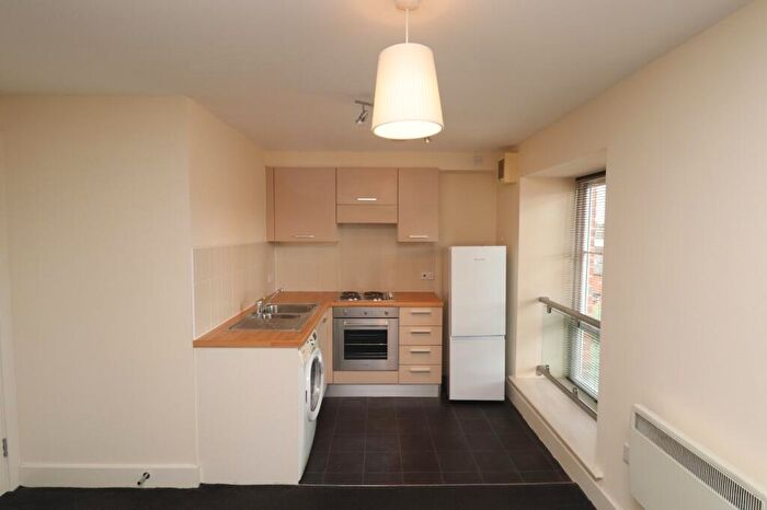 1 Bedroom Flat To Rent In Winker Green Lodge, Eyres Mill Side, Leeds, West Yorkshire, LS12