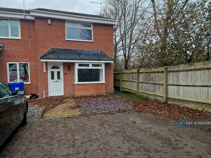 3 Bedroom Semi-Detached House To Rent In Gallimore Close, Stoke-On-Trent, ST6