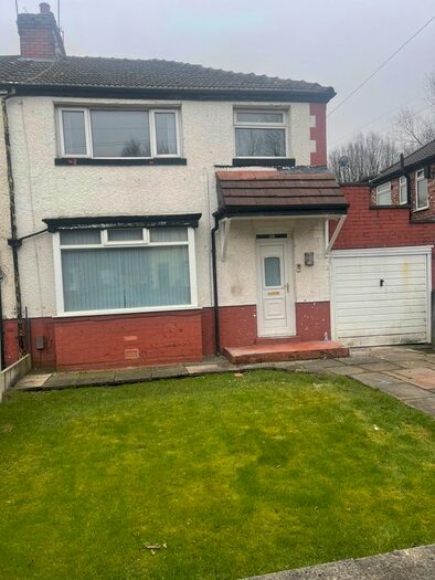 3 Bedroom Semi-detached House To Rent In Balmoral Avenue, Whitefield, Manchester, M45