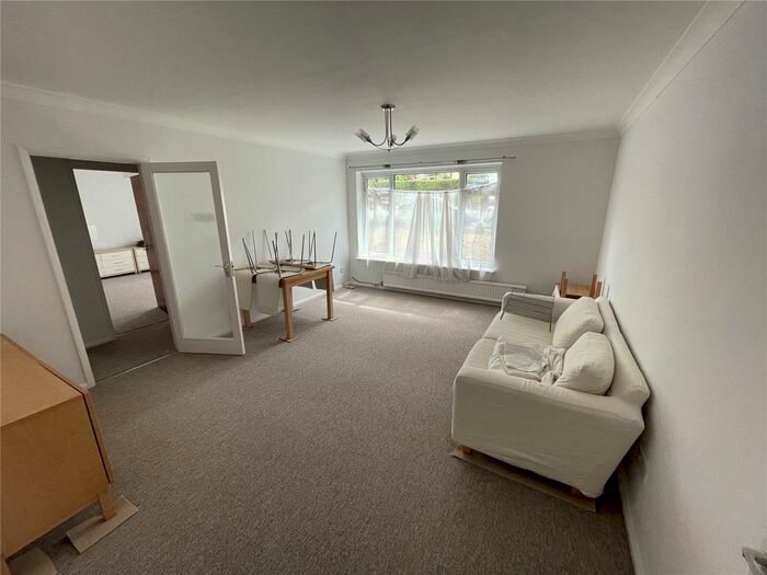 1 Bedroom Flat To Rent In Ashley Court, - Somerset Road, New Barnet, Hertfordshire, EN5