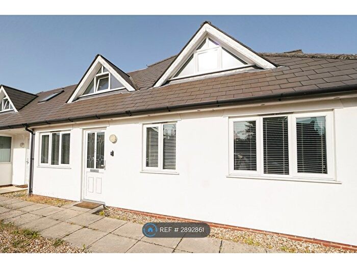 2 Bedroom Maisonette To Rent In Gordon Road, Thatcham, RG18