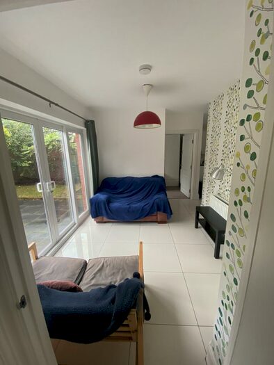 3 Bedroom House To Rent In Tinding Dr, Bristol, BS16