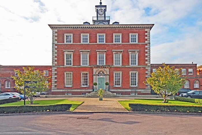 2 Bedroom Flat To Rent In Devington Park, Exminster, Exeter, EX6