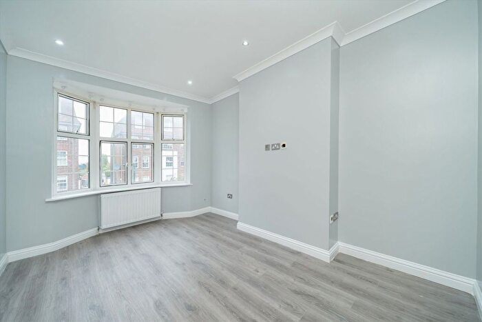 2 Bedroom Flat To Rent In Sidmouth Parade, Sidmouth Road, NW2