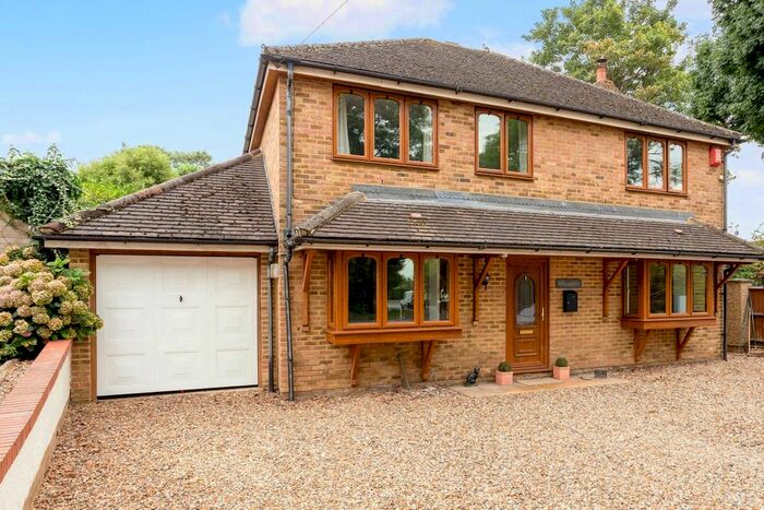 5 Bedroom Detached House To Rent In Ellison Close, Windsor, SL4