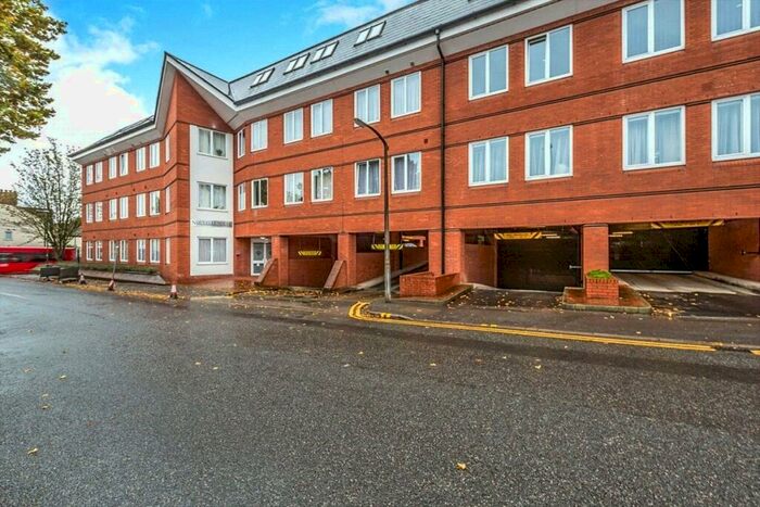 1 Bedroom Flat To Rent In Sutton Court Road, Sutton, SM1