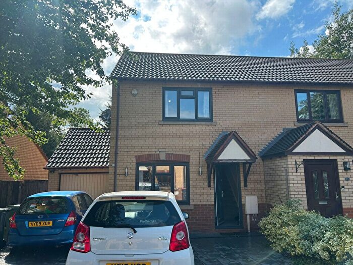 3 Bedroom Semi-Detached House To Rent In Lamberhurst Grove, Milton Keynes, MK7