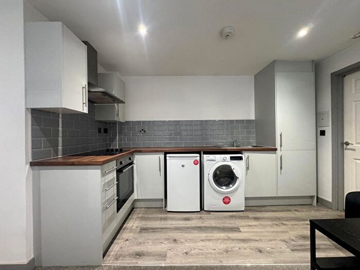 1 Bedroom Flat To Rent In South Street, Hull, HU1