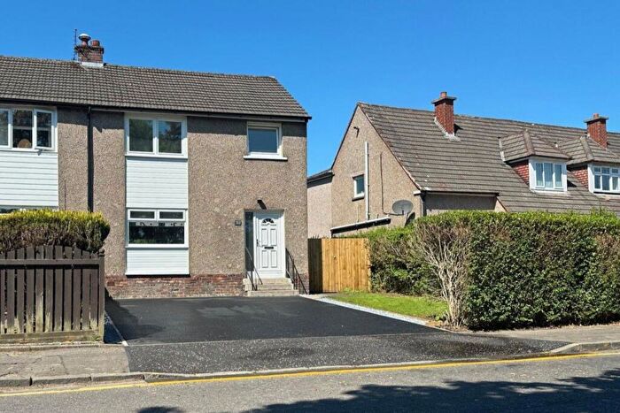 3 Bedroom House To Rent In Bed U/F With Driveway & Garden @ Newdyke Rd, G66