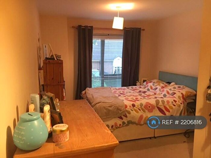 2 Bedroom Flat To Rent In Quay, Salford, M5