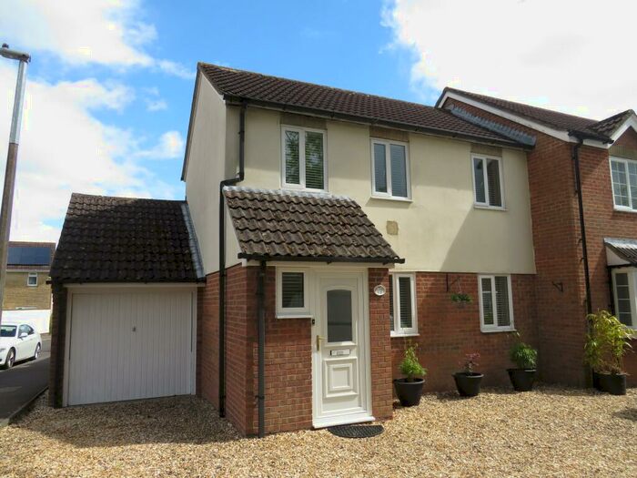 2 Bedroom House To Rent In Crown Close, Chippenham, SN15