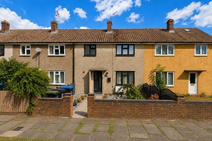 3 Bedroom Terraced House For Sale In Brickmakers Lane, Hemel Hempstead, HP3