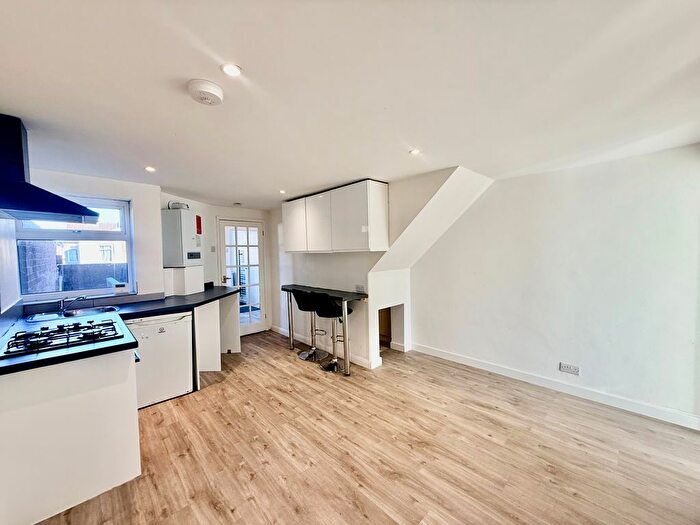 3 Bedroom Flat To Rent In Malta Road, Portsmouth, PO2