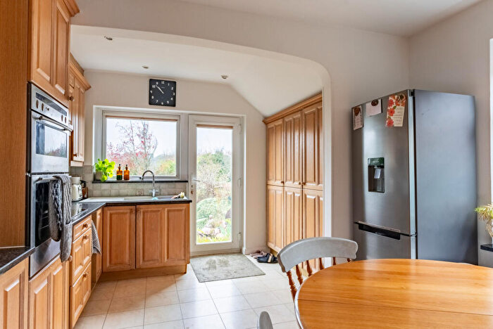 2 Bedroom Bungalow For Sale In Marshalls Way, Wheathampstead, St. Albans, Hertfordshire, AL4