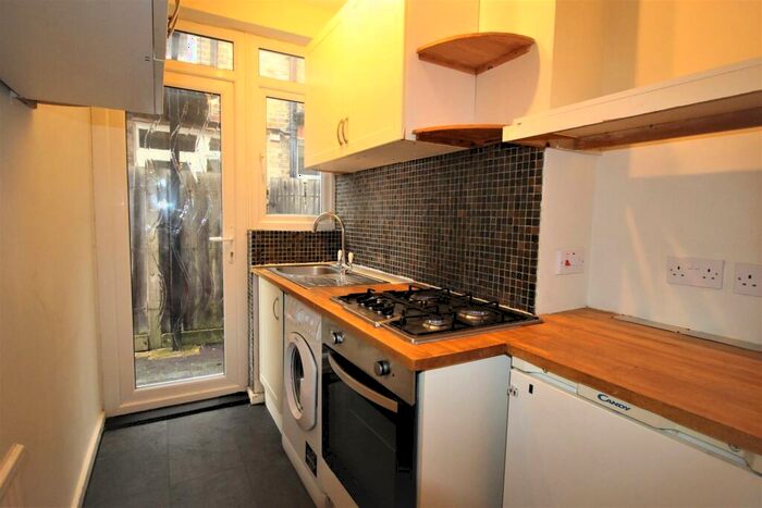 2 Bedroom Apartment To Rent In (Ground Floor) Edward Road, Walthamstow, E17