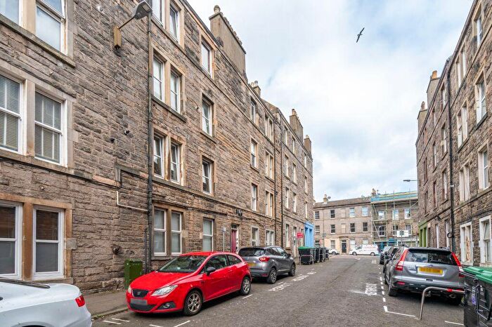 1 Bedroom Flat For Sale In / Lyne Street, Abbeyhill, Edinburgh, EH7