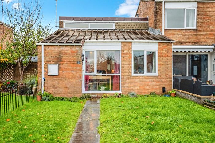 2 Bedroom Semi-Detached Bungalow For Sale In Oak Close, Bulwark, Chepstow, NP16