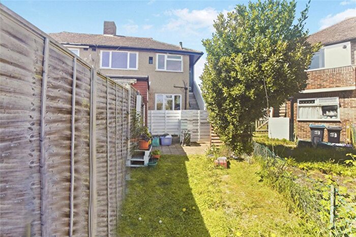 2 Bedroom Maisonette For Sale In Oxtoby Way, London, London, SW16