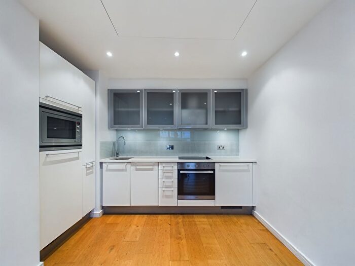 1 Bedroom Flat For Sale In Eastfields Avenue, London, SW18