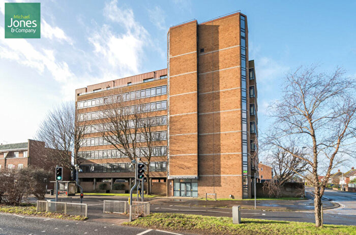 1 Bedroom Flat To Rent In Strand Parade, Goring-by-Sea, Worthing, West Sussex, BN12