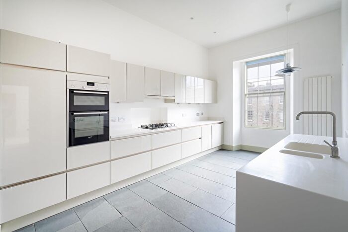 3 Bedroom Flat To Rent In Fettes Row, Edinburgh, EH3