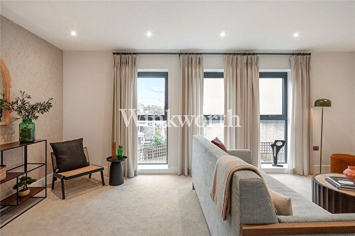 4 Bedroom Terraced House For Sale In Frankum Mews, London, N22